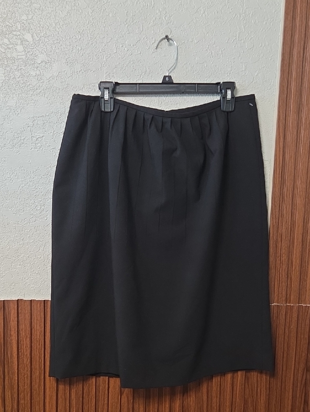Klein Black Pleated A-Line Skirt Waist 34 Inches Size Xlarge [1925]